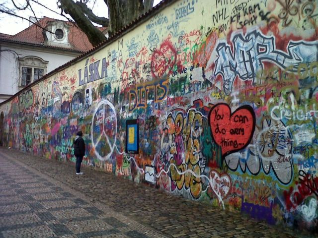 el-muro-de-john-lennon-prague