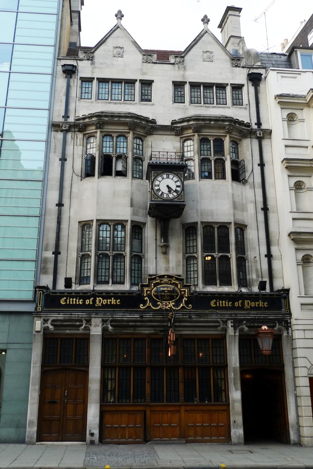 Cittie_of_Yorke,_Holborn,_WC1_(3811845560)