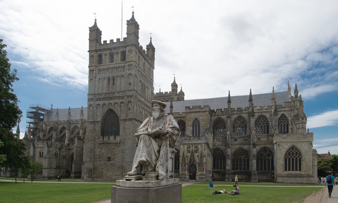 exeter-cathedral-side