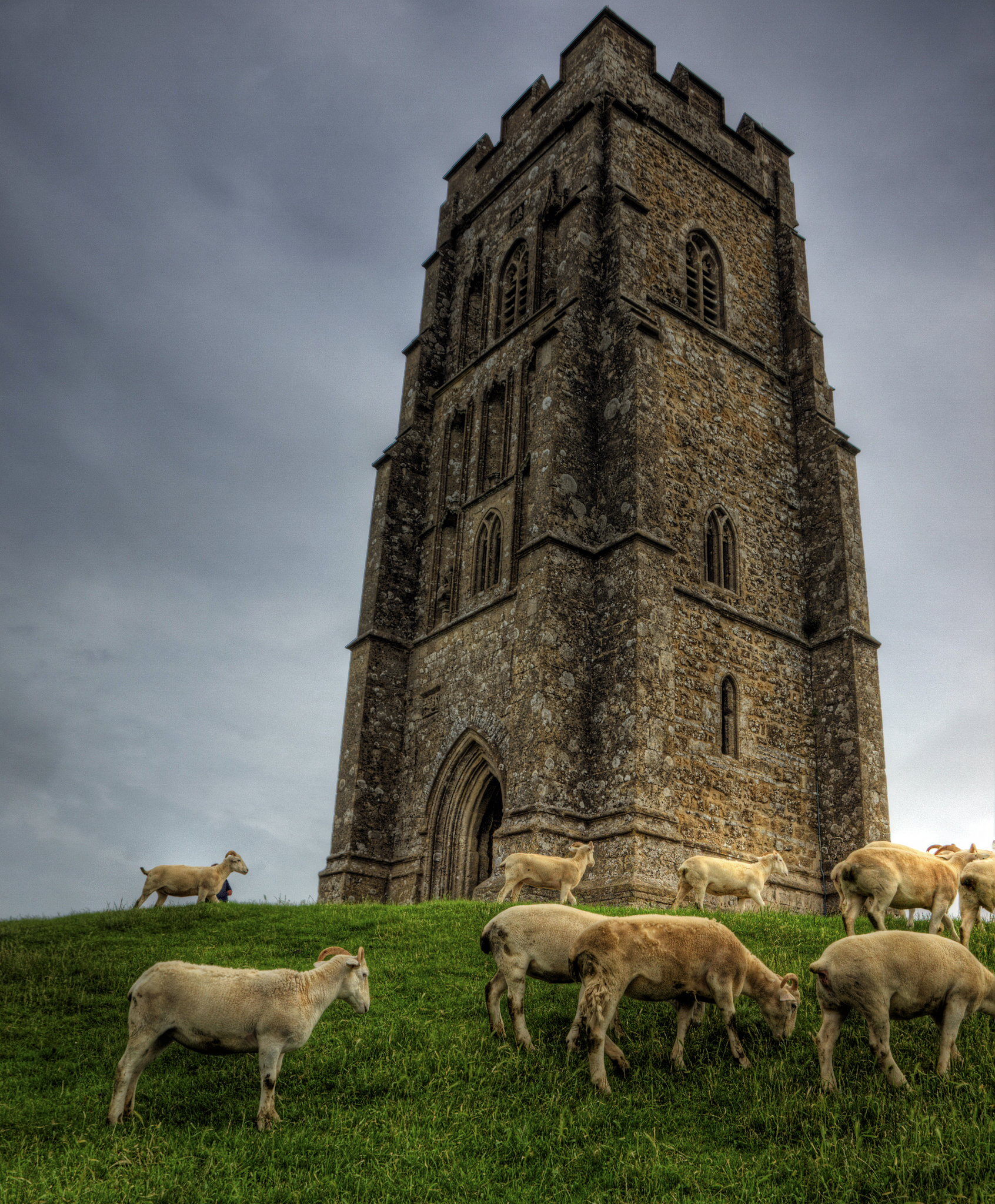 Glastonbury.Tor.original.12602